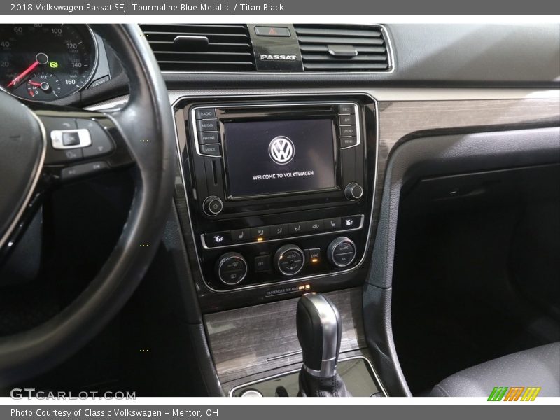 Tourmaline Blue Metallic / Titan Black 2018 Volkswagen Passat SE