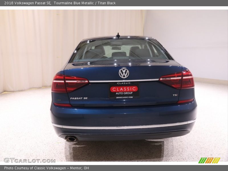 Tourmaline Blue Metallic / Titan Black 2018 Volkswagen Passat SE