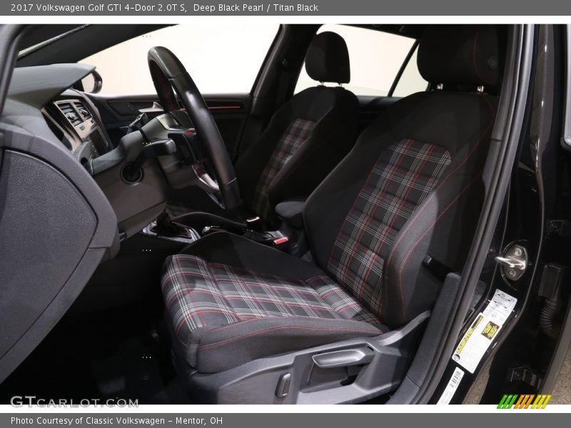 Deep Black Pearl / Titan Black 2017 Volkswagen Golf GTI 4-Door 2.0T S