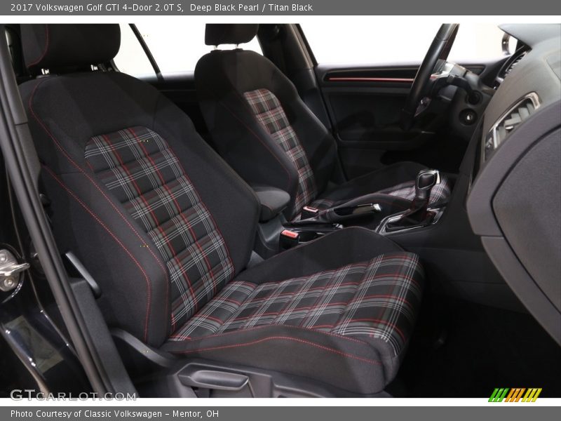 Deep Black Pearl / Titan Black 2017 Volkswagen Golf GTI 4-Door 2.0T S