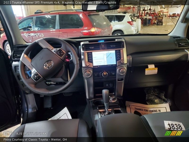 Magnetic Gray Metallic / Black/Graphite 2021 Toyota 4Runner SR5 Premium 4x4