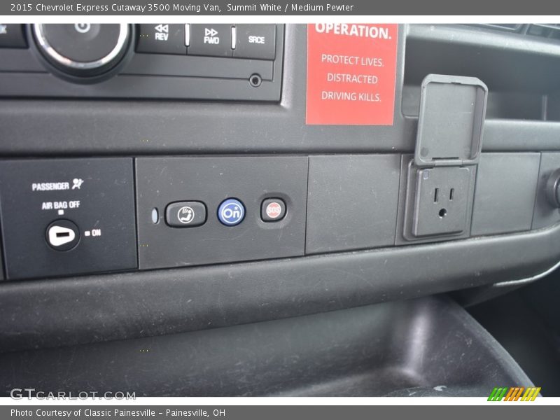 Summit White / Medium Pewter 2015 Chevrolet Express Cutaway 3500 Moving Van