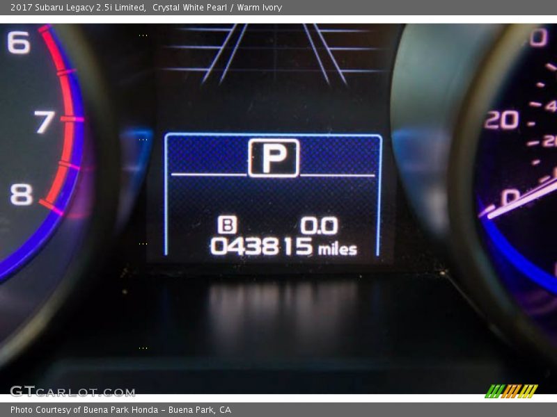 Crystal White Pearl / Warm Ivory 2017 Subaru Legacy 2.5i Limited