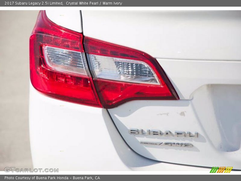 Crystal White Pearl / Warm Ivory 2017 Subaru Legacy 2.5i Limited
