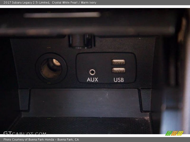 Crystal White Pearl / Warm Ivory 2017 Subaru Legacy 2.5i Limited