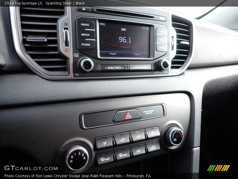 Sparkling Silver / Black 2019 Kia Sportage LX
