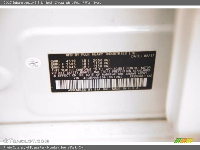 Crystal White Pearl / Warm Ivory 2017 Subaru Legacy 2.5i Limited