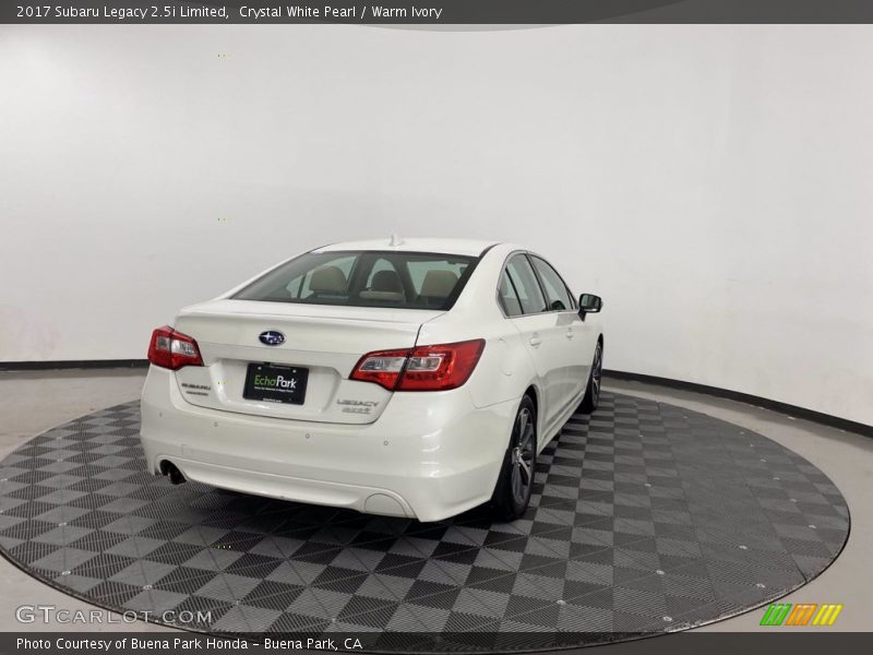 Crystal White Pearl / Warm Ivory 2017 Subaru Legacy 2.5i Limited