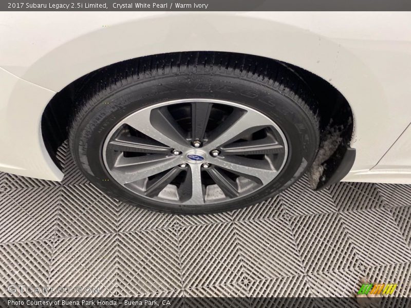 Crystal White Pearl / Warm Ivory 2017 Subaru Legacy 2.5i Limited