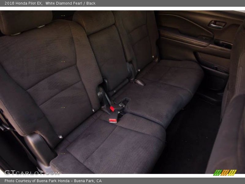White Diamond Pearl / Black 2018 Honda Pilot EX