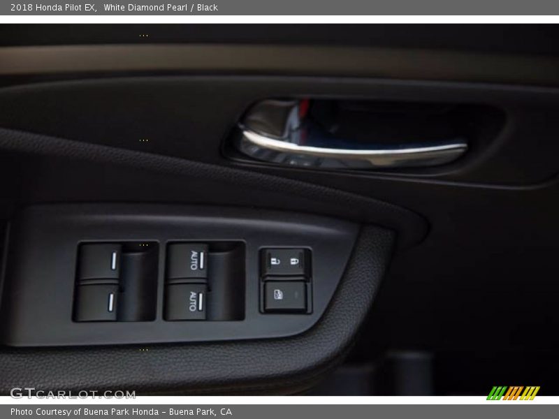 White Diamond Pearl / Black 2018 Honda Pilot EX