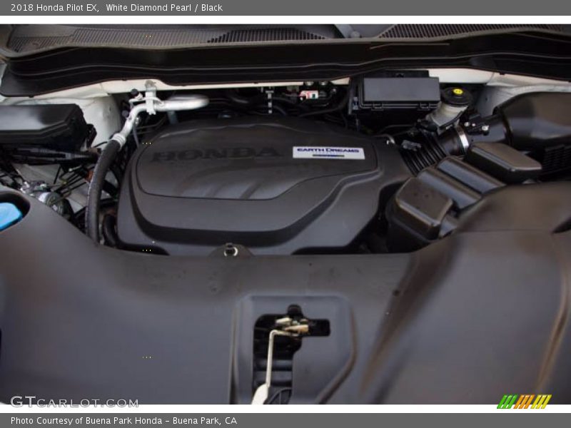 White Diamond Pearl / Black 2018 Honda Pilot EX