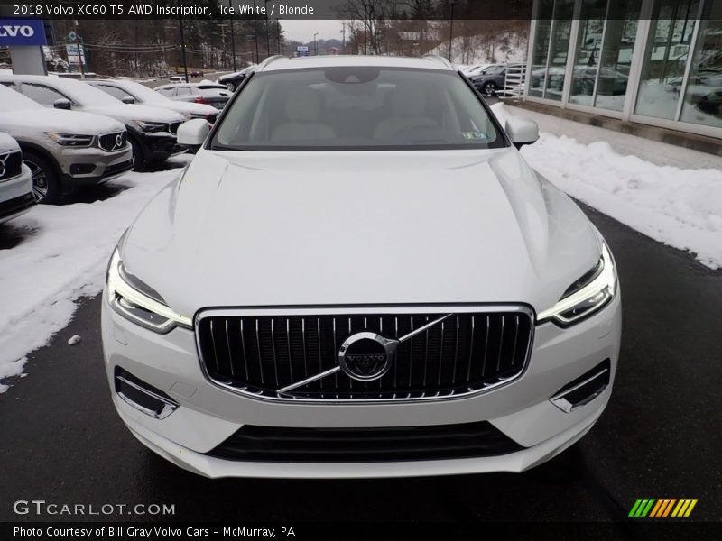 Ice White / Blonde 2018 Volvo XC60 T5 AWD Inscription