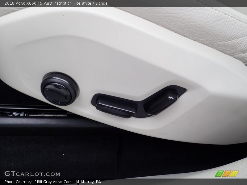Ice White / Blonde 2018 Volvo XC60 T5 AWD Inscription