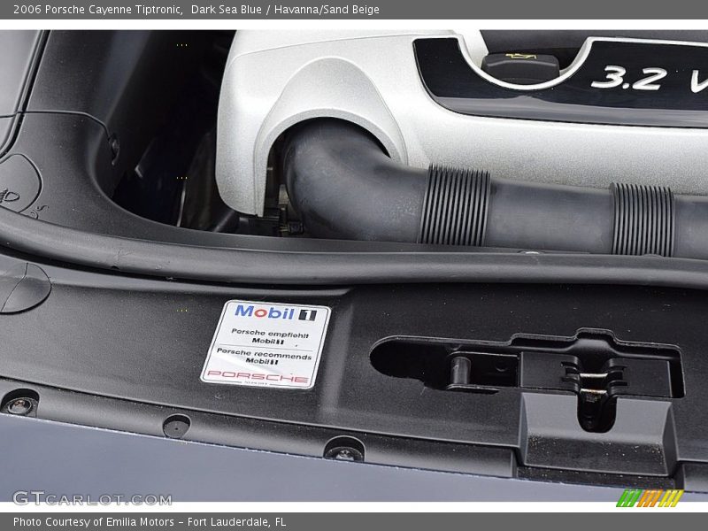 Dark Sea Blue / Havanna/Sand Beige 2006 Porsche Cayenne Tiptronic