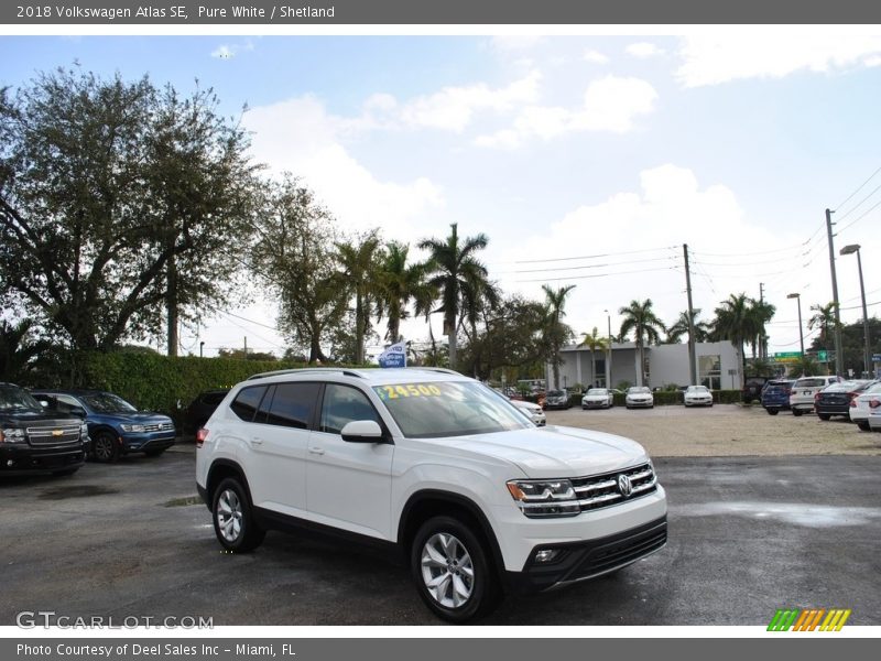 Pure White / Shetland 2018 Volkswagen Atlas SE