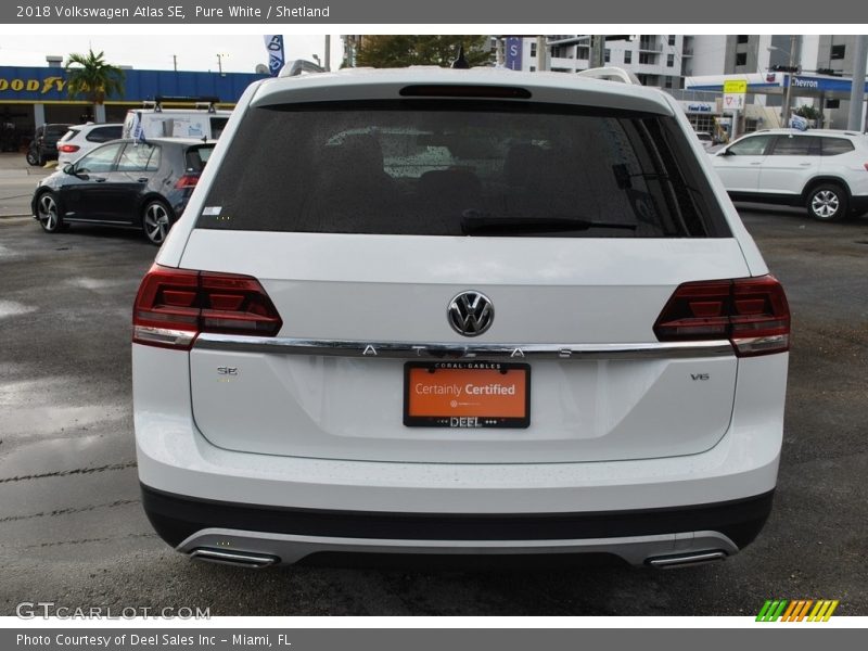 Pure White / Shetland 2018 Volkswagen Atlas SE