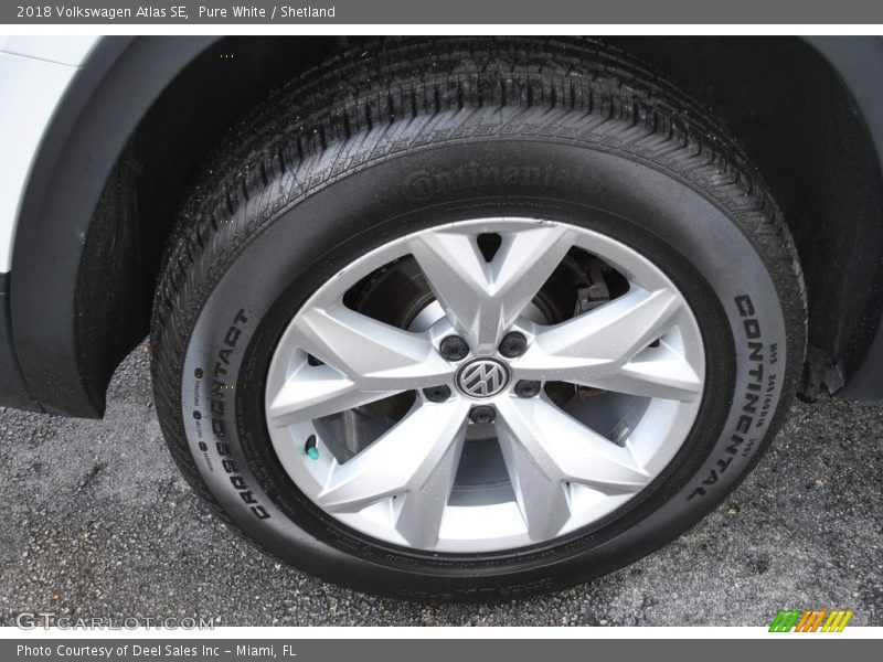 Pure White / Shetland 2018 Volkswagen Atlas SE