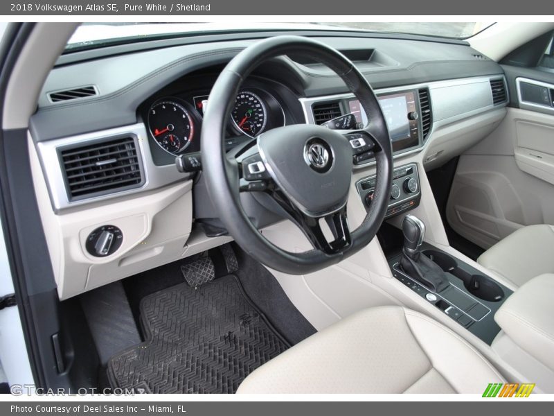 Front Seat of 2018 Atlas SE