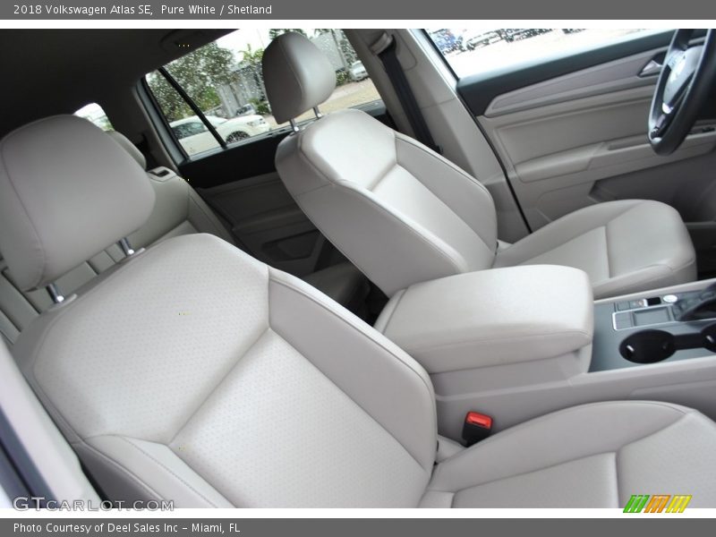 Pure White / Shetland 2018 Volkswagen Atlas SE