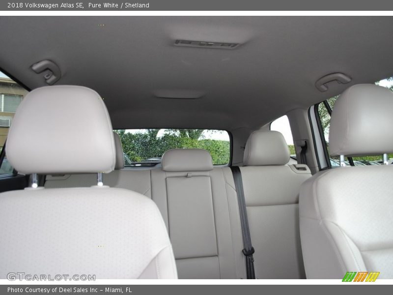 Pure White / Shetland 2018 Volkswagen Atlas SE