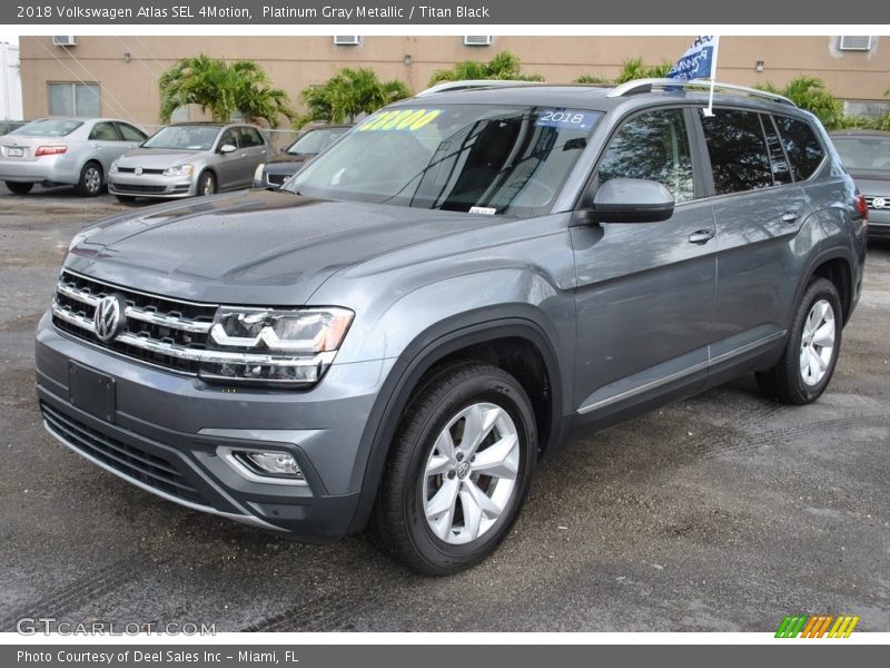 Front 3/4 View of 2018 Atlas SEL 4Motion
