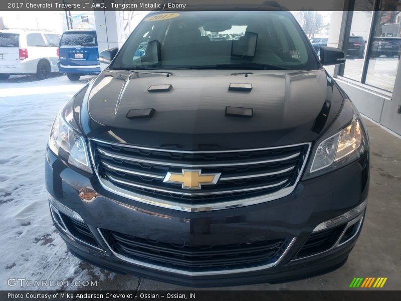 Tungsten Metallic / Ebony 2017 Chevrolet Traverse LT AWD