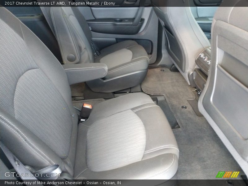 Tungsten Metallic / Ebony 2017 Chevrolet Traverse LT AWD