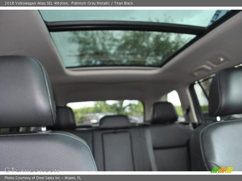 Platinum Gray Metallic / Titan Black 2018 Volkswagen Atlas SEL 4Motion