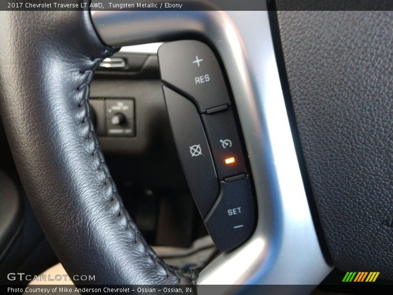 Tungsten Metallic / Ebony 2017 Chevrolet Traverse LT AWD