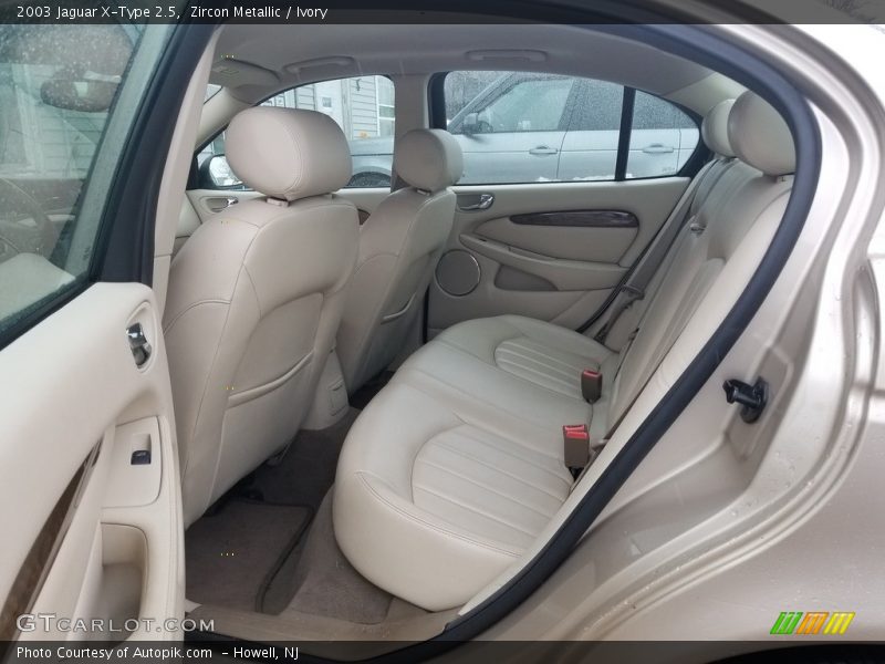 Zircon Metallic / Ivory 2003 Jaguar X-Type 2.5