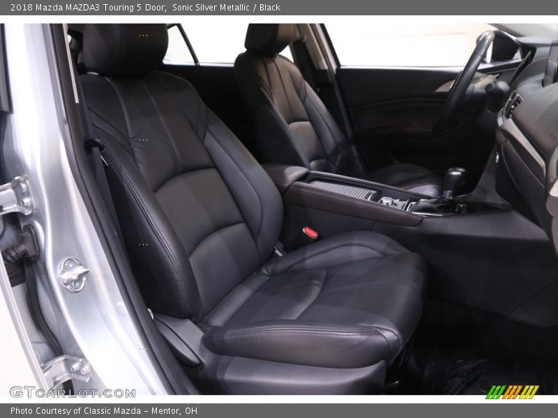 Sonic Silver Metallic / Black 2018 Mazda MAZDA3 Touring 5 Door