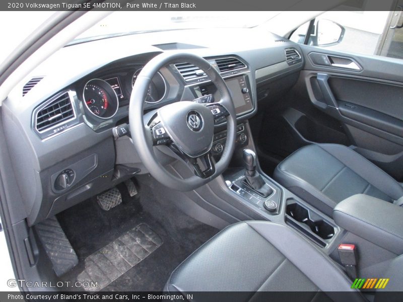 Pure White / Titan Black 2020 Volkswagen Tiguan SE 4MOTION