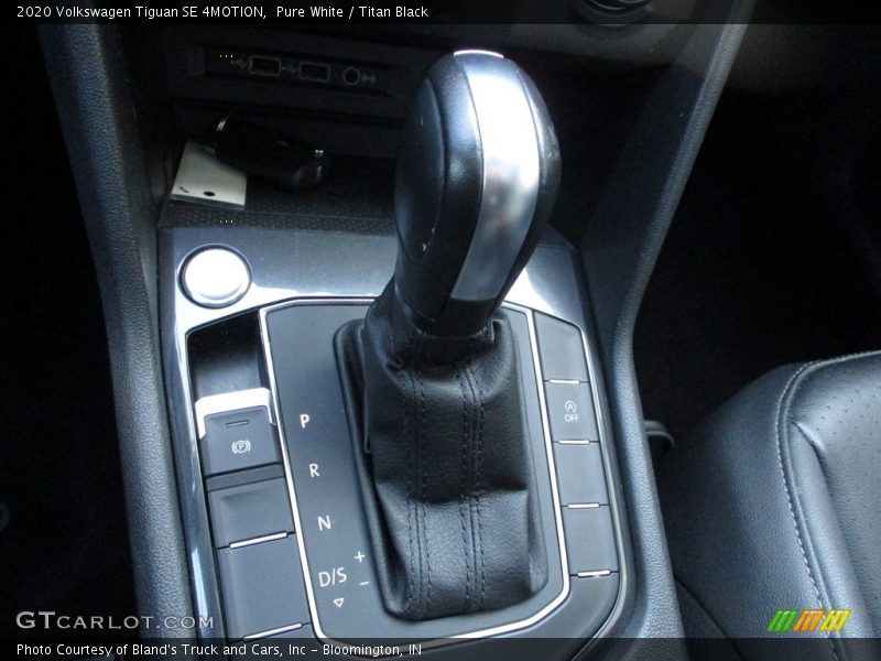 Pure White / Titan Black 2020 Volkswagen Tiguan SE 4MOTION
