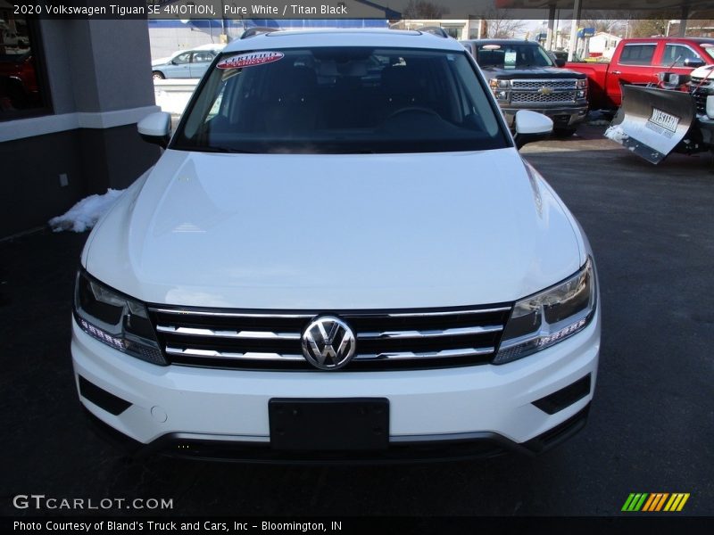 Pure White / Titan Black 2020 Volkswagen Tiguan SE 4MOTION