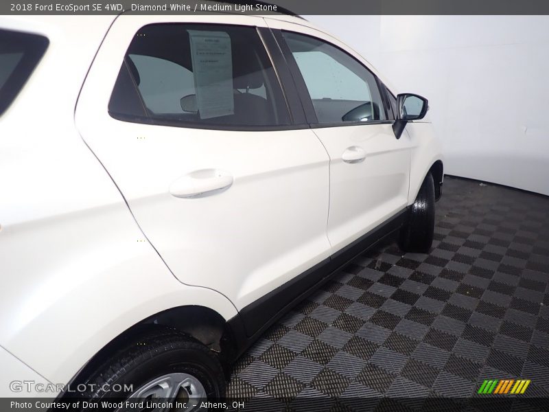 Diamond White / Medium Light Stone 2018 Ford EcoSport SE 4WD