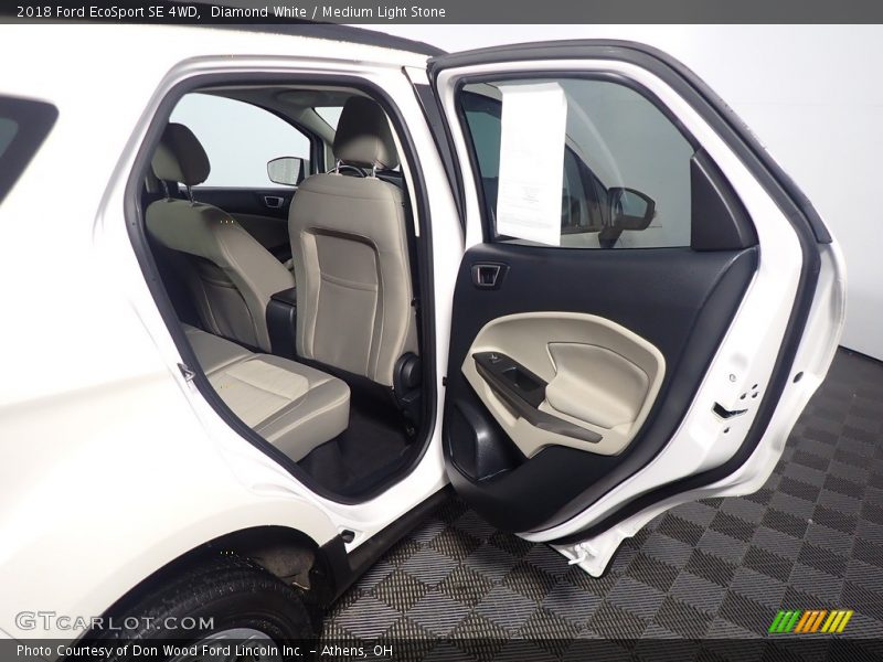 Diamond White / Medium Light Stone 2018 Ford EcoSport SE 4WD