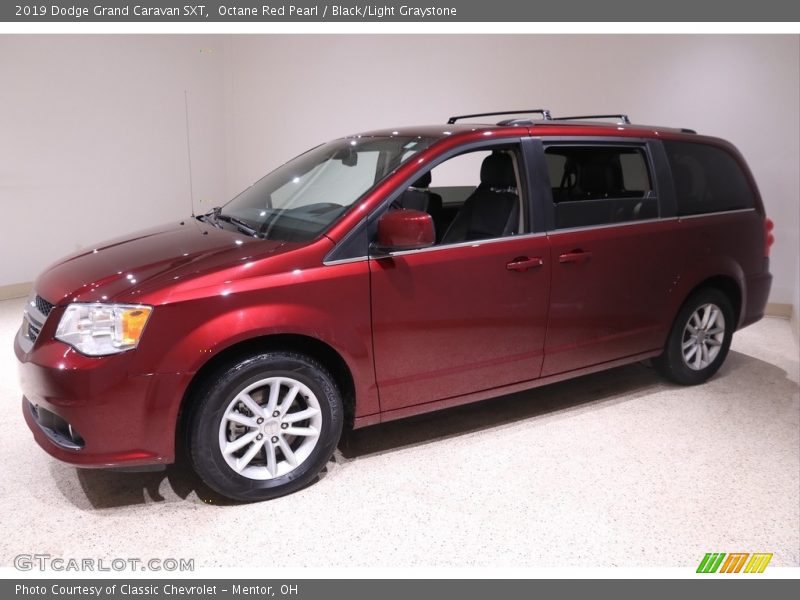 Octane Red Pearl / Black/Light Graystone 2019 Dodge Grand Caravan SXT