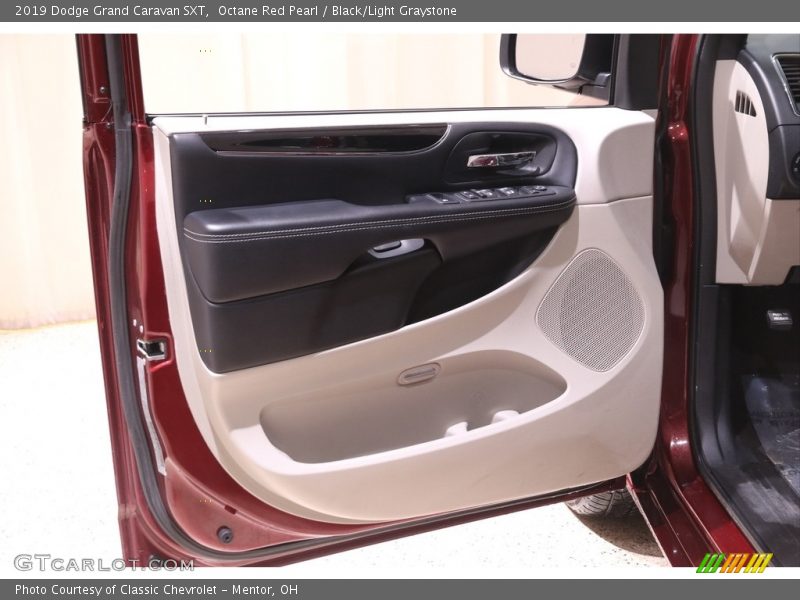Octane Red Pearl / Black/Light Graystone 2019 Dodge Grand Caravan SXT
