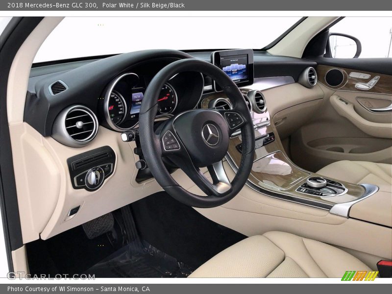 Polar White / Silk Beige/Black 2018 Mercedes-Benz GLC 300