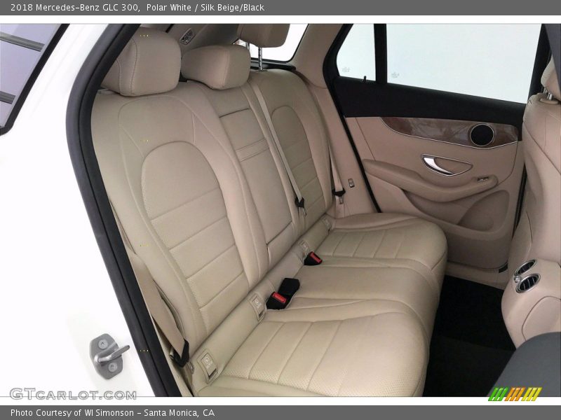 Polar White / Silk Beige/Black 2018 Mercedes-Benz GLC 300