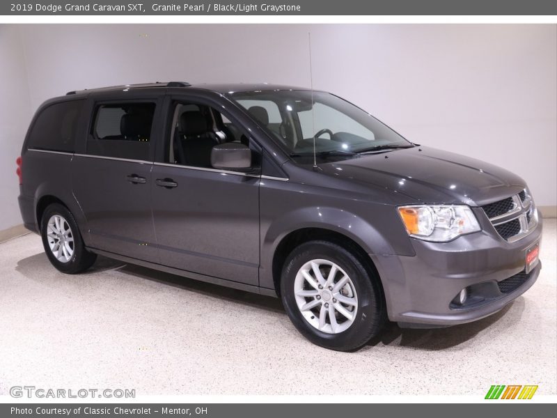 Granite Pearl / Black/Light Graystone 2019 Dodge Grand Caravan SXT
