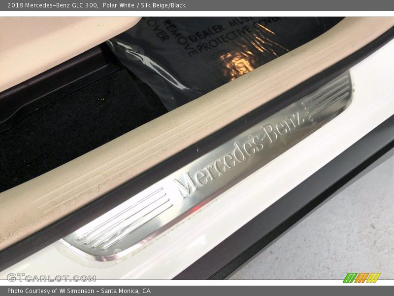 Polar White / Silk Beige/Black 2018 Mercedes-Benz GLC 300