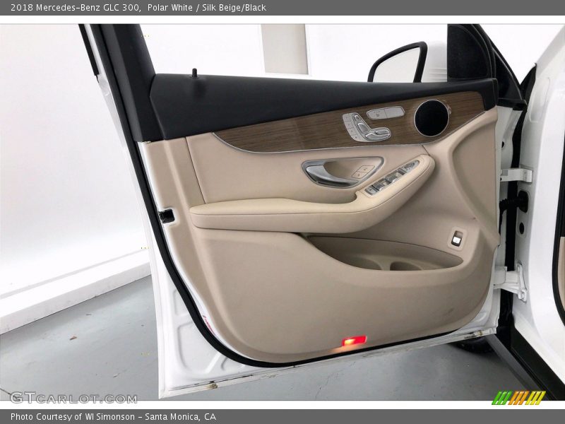 Polar White / Silk Beige/Black 2018 Mercedes-Benz GLC 300