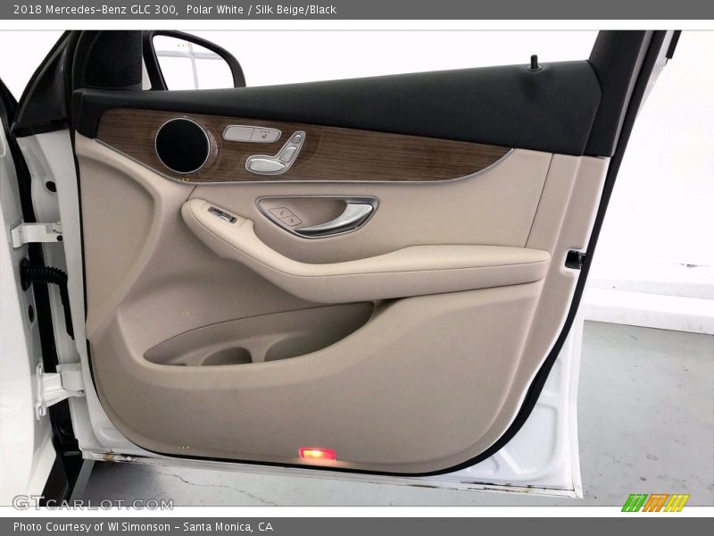Polar White / Silk Beige/Black 2018 Mercedes-Benz GLC 300