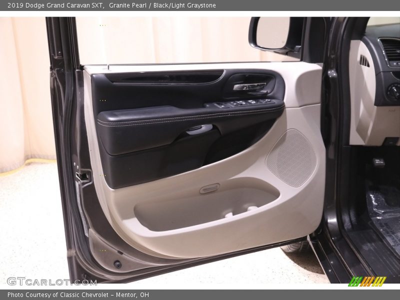 Granite Pearl / Black/Light Graystone 2019 Dodge Grand Caravan SXT