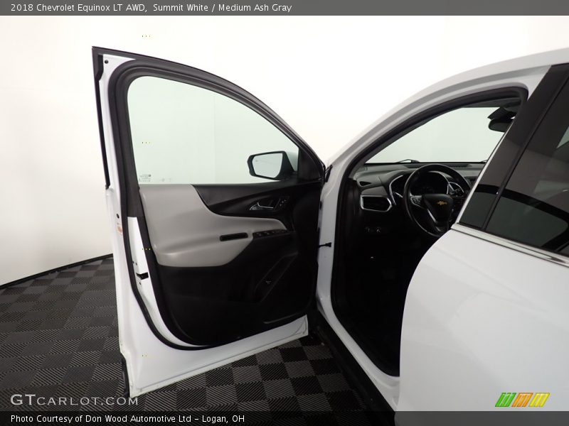 Summit White / Medium Ash Gray 2018 Chevrolet Equinox LT AWD