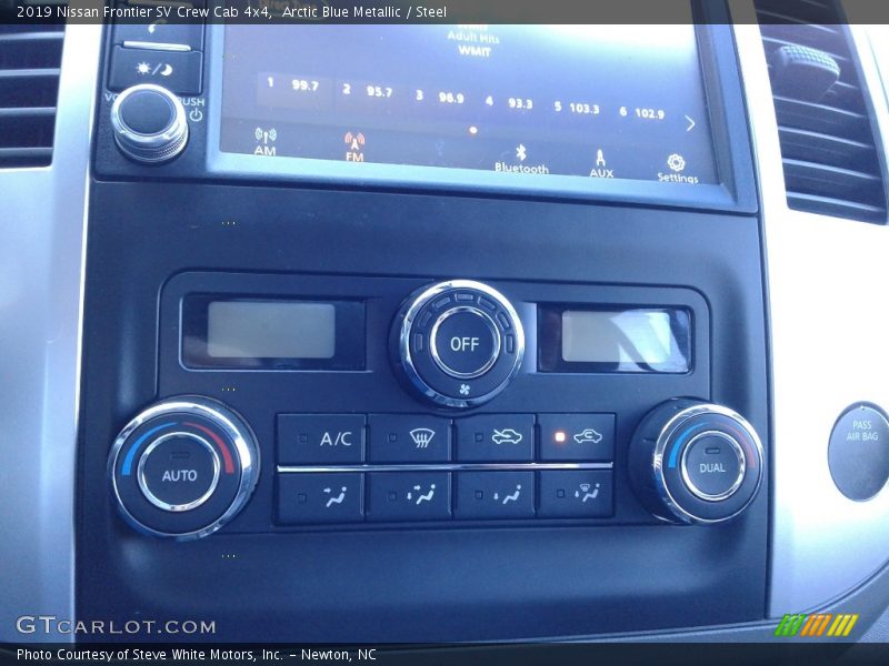 Arctic Blue Metallic / Steel 2019 Nissan Frontier SV Crew Cab 4x4