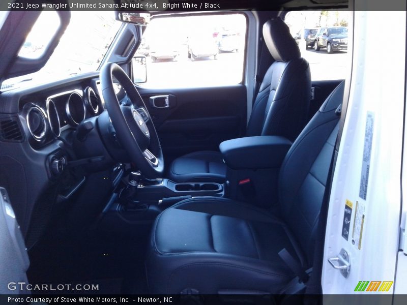 Bright White / Black 2021 Jeep Wrangler Unlimited Sahara Altitude 4x4