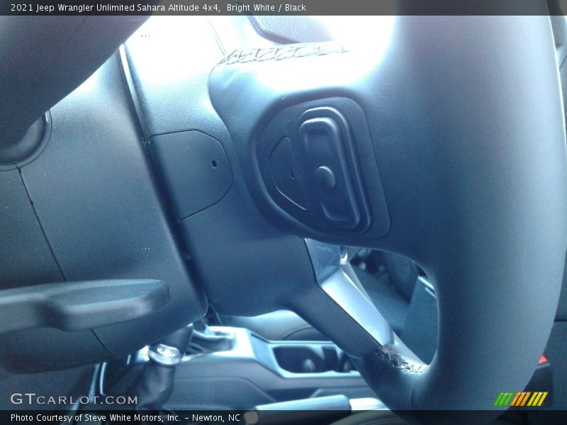 Bright White / Black 2021 Jeep Wrangler Unlimited Sahara Altitude 4x4